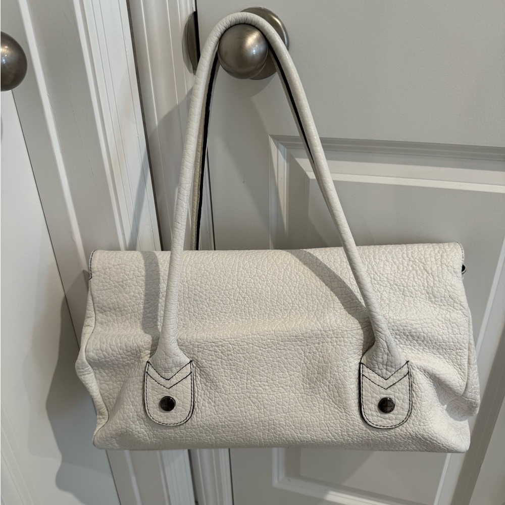 Elegant White Leather Handbag - Picture 2 of 3
